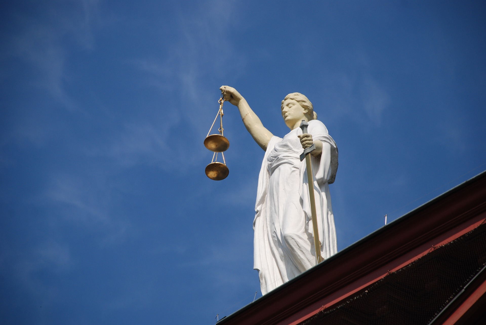 Justizreform unter Beschuss Justizreform unter Beschuss