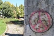 Mostar_Partisan cemetery_Hakenkreuz