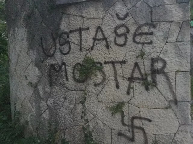 Mostar_Partisan cemetery ustasa grafiti