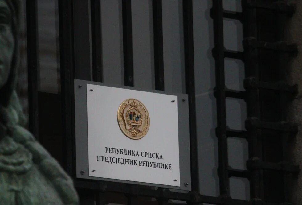 GEJMIFIKACIJA DEMOKRATIJE: Da li hibridni režim zaista gubi povjerenje?