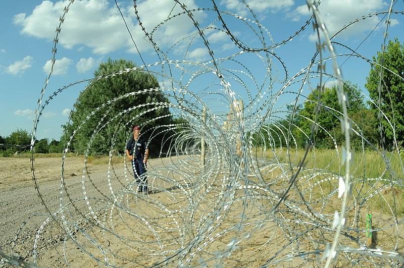 Hungarian-Serbian border barrier Hungarian-Serbian border barrier