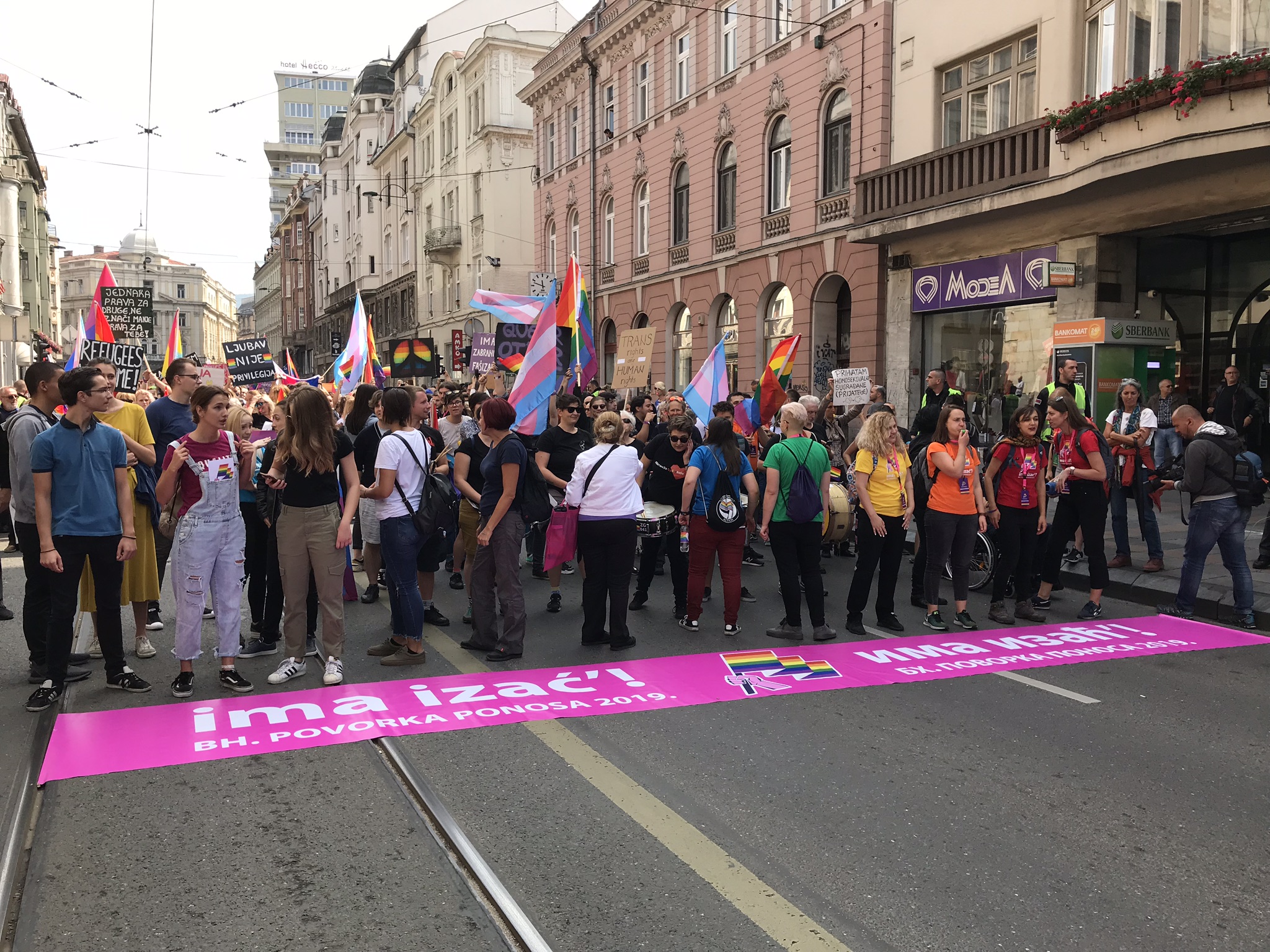 Erste “Pride Parade” In Sarajevo – Ein Signal Mit Ausrufezeichen ...